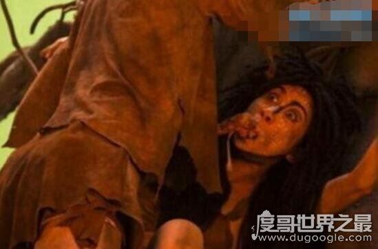 缅甸野人山坑杀10万国军，男女军人均遭野人强暴