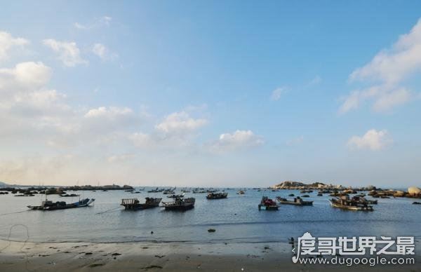 揭秘海市蜃楼形成的原因，物体反射的光经大气折射形成的虚像