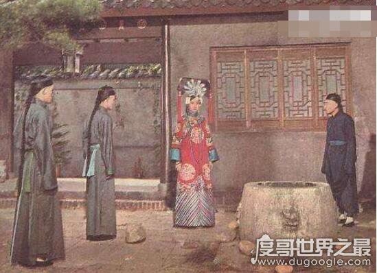 北京故宫灵异事件真相,2次惊现宫女魅影竟是历史投影