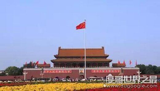 中国标准旗杆高度是多少，由旗帜大小决定(天安门旗杆高32.6米)
