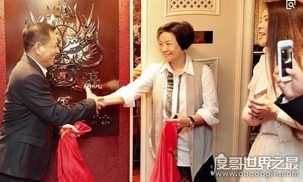 传闻崩牙驹出狱的排场浩大，其真实情况却是这个样子的