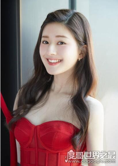 赵露思多高，网传赵露思身高152cm比沈月还矮(乃虚假传闻)