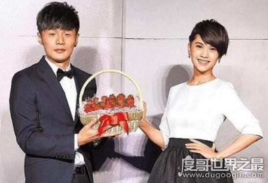 李荣浩杨丞琳恋情曝光，演唱会上公开偷亲杨丞琳
