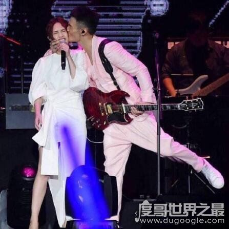 李荣浩杨丞琳恋情曝光，演唱会上公开偷亲杨丞琳