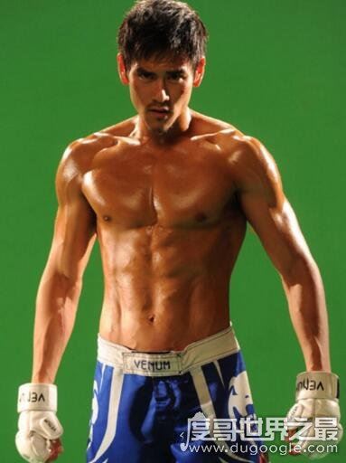 彭于晏肌肉图片，体脂率只有6%的男人理想身材