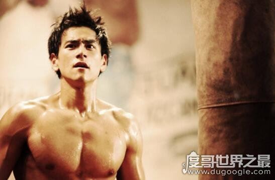 彭于晏肌肉图片，体脂率只有6%的男人理想身材