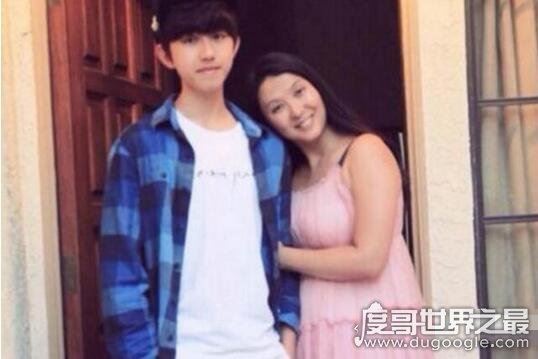 蔡徐坤妈妈演员徐静实力坑儿子,2次错过机会如今C位出道