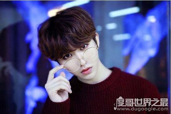 蔡徐坤妈妈演员徐静实力坑儿子，2次错过机会如今C位出道