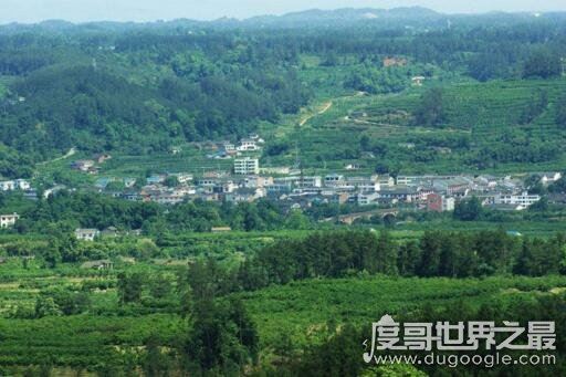 探索中国四大盆地，像聚宝盆一般装载着丰富的资源