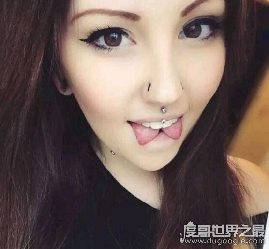 残忍恐怖的人体艺术，分舌手术竟然让接吻更有快感