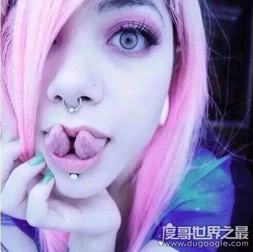 残忍恐怖的人体艺术，分舌手术竟然让接吻更有快感