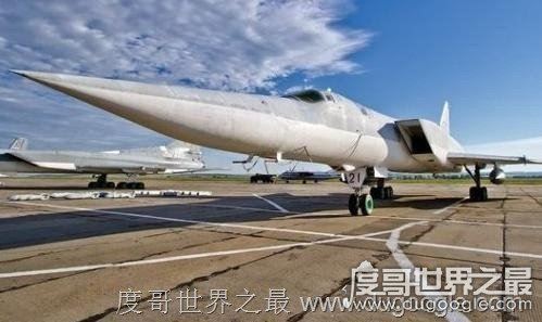 世界十大轰炸机,第一名美国B2隐身轰炸机最昂贵