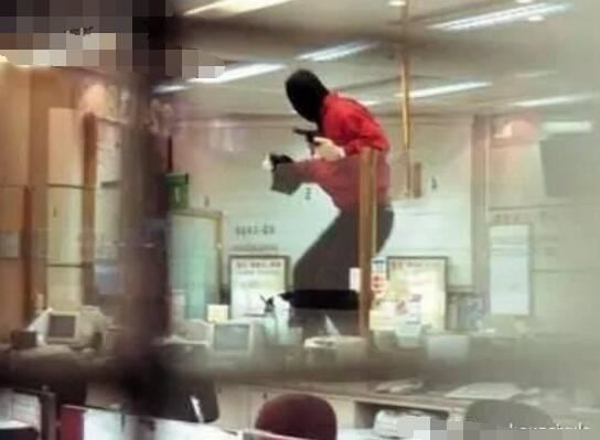 香港魔警徐步高枪击案，五年杀死三名警员(一枪爆头)