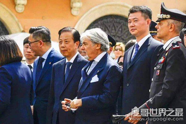 印度摩天轮翻覆,致10岁女孩死亡6人重伤(事发时操作员醉酒)
