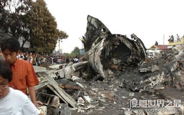 马航MH370残骸被发现,马航14年预言的女孩说准了(在柬埔寨出现)
