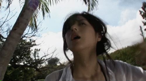 松本若菜性感写真动图，当众脱裤子下海尺度堪比小电影