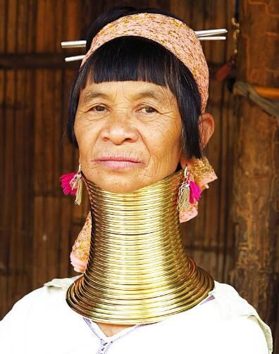 世界上脖子最长的女人,泰国长颈族最长脖子达70厘米