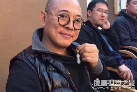 李连杰现在的真实现状，外形看起来很苍老但精神状况还不错