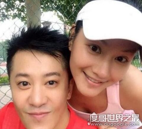毛宁老婆李静萍是酒吧女,一手捧红毛宁和杨钰莹金童玉女