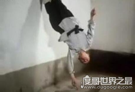 海灯法师本名释海灯，从17岁入佛门之后就没有躺着睡觉过