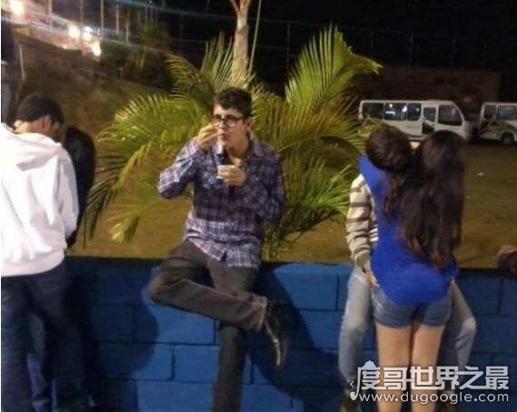 虐死人的单身狗图片精选，一万点暴击在向你袭来(图片)