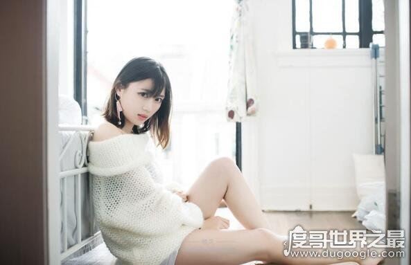 绿茶婊是什么意思，就是装纯的妓女(给钱就能睡的假清纯)
