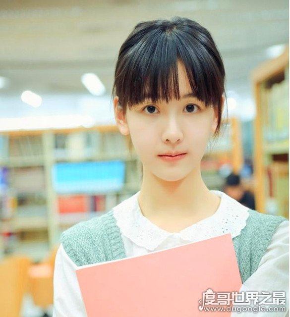 最美校花陈都灵图片欣赏,名副其实的最美校花(高清写真)