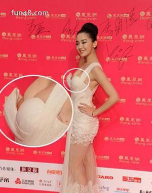最尴尬的走光露乳，盘点10大爆乳女星露乳贴的尴尬瞬间！
