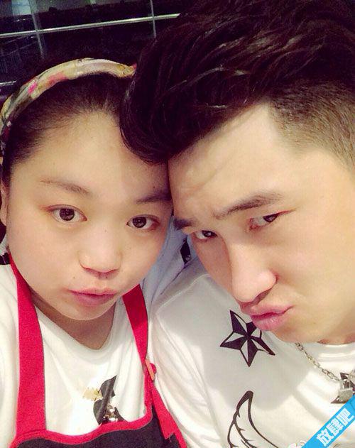 小黄飞个人资料简介照片 小黄飞老公崔野个人资料及微博地址 小黄飞与老公崔野生活照