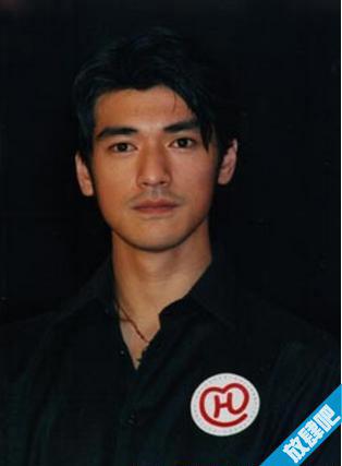 盘点拍激情戏时有生理反应的10大男星