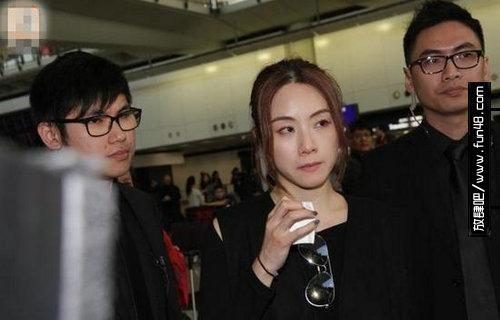 邓丽欣流泪谈分手 疑似六分钟不雅视频曝光致分手