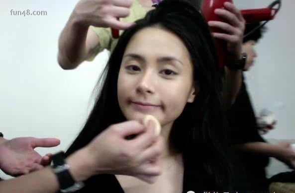 钟欣潼与陈冠希艳照事件 钟欣潼个人资料身高体重微博三级喷血照