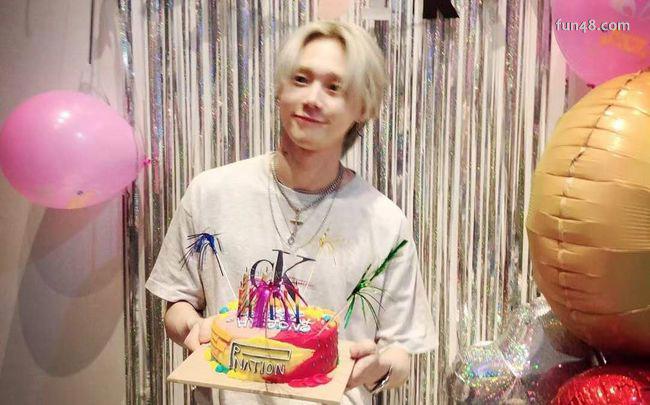 泫雅为男友庆生照片曝光 泫雅男友金晓钟生日现场曝光太浪漫了