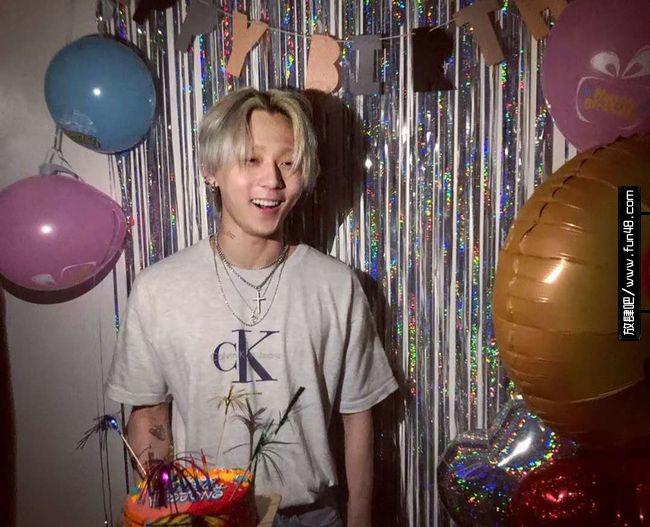 泫雅为男友庆生照片曝光 泫雅男友金晓钟生日现场曝光太浪漫了