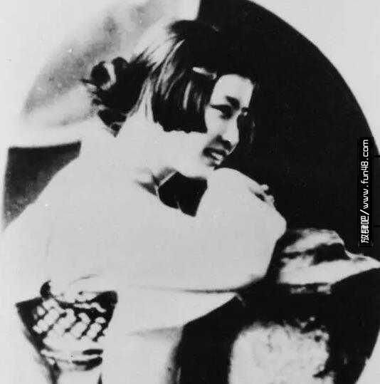 太宰治为什么自杀？太宰治五次自杀！