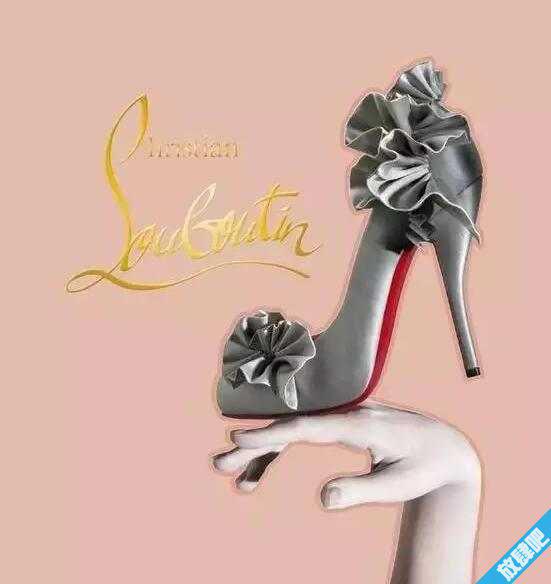 红底鞋是什么牌子?Christian Louboutin 克里斯提·鲁布托!