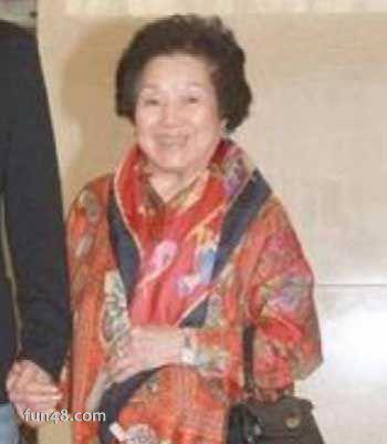 霍英东与三任老婆吕燕妮等育有10个儿子