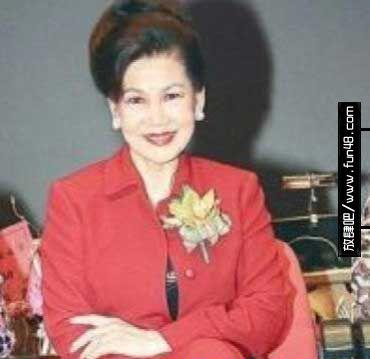 霍英东与三任老婆吕燕妮等育有10个儿子