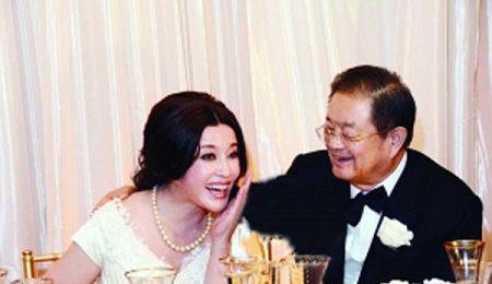 61岁刘晓庆现任老公王晓玉个人资料家庭背景来头还真不小