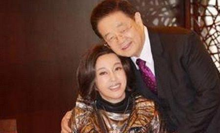 61岁刘晓庆现任老公王晓玉个人资料家庭背景来头还真不小