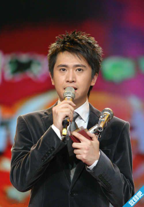 主持人杨帆个人资料简历 杨帆老婆李松奇和女儿照片