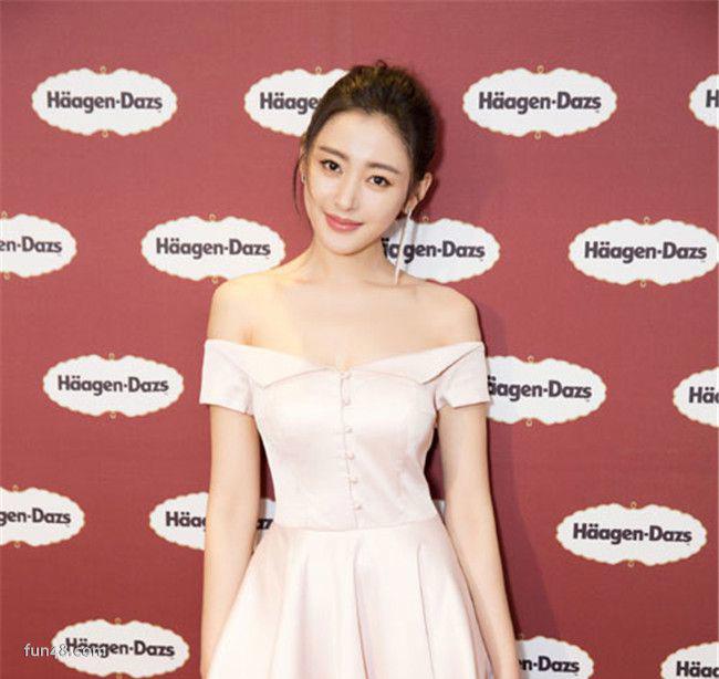 张天爱实际身高160以下多图爆料 张天爱年龄造假到底多大