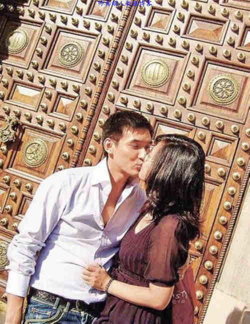 陈松伶和张铎婚纱照拍摄样片欣赏 TVB松松姐姐陈松伶复出开嗓婚纱写真照图片