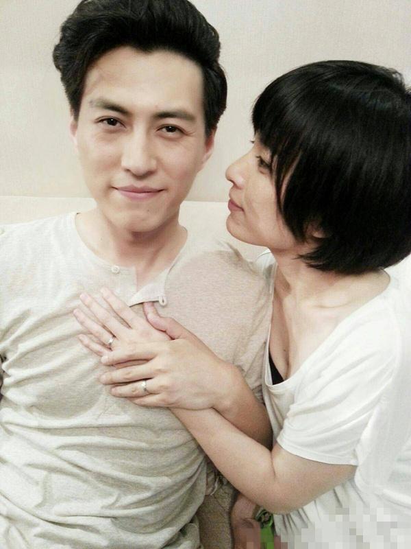 4组靳东跟李佳结婚照图片大全 演员老干部靳东和妻子李佳婚纱照高清样片