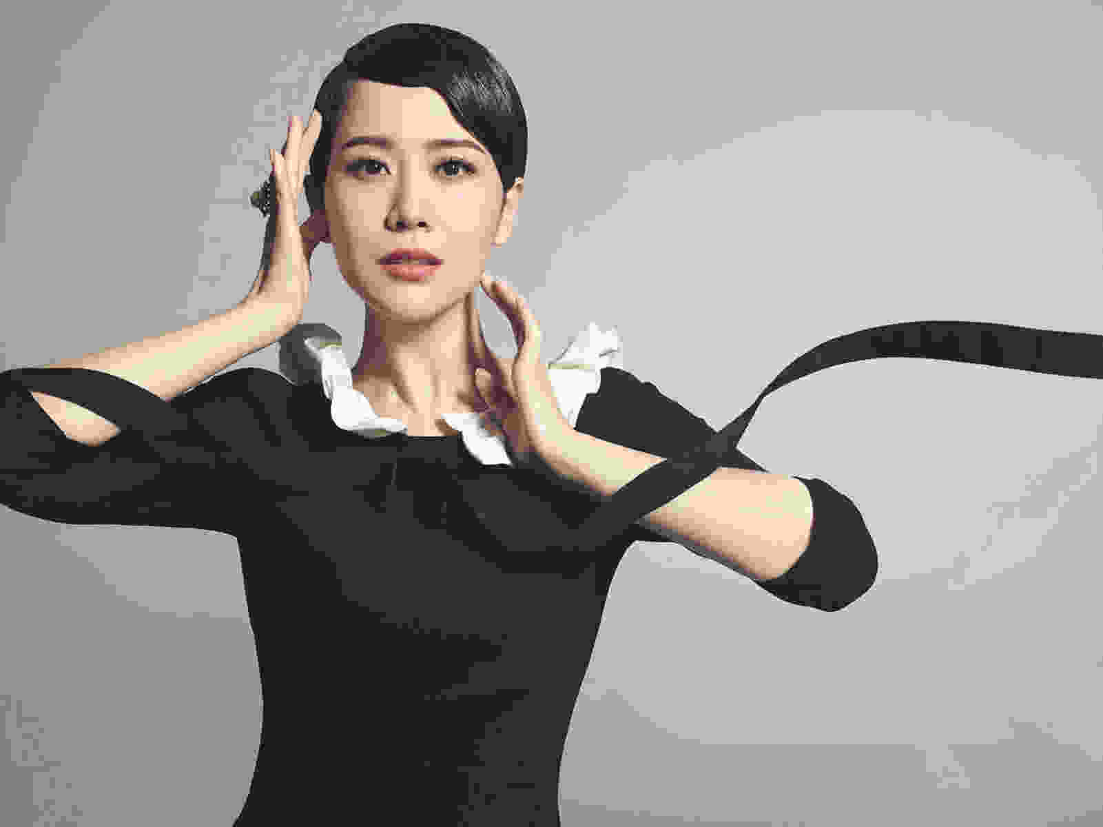 明星辣妈海清结婚了吗 国民媳妇海清唯美优雅婚纱照及海清老公个人资料曝光