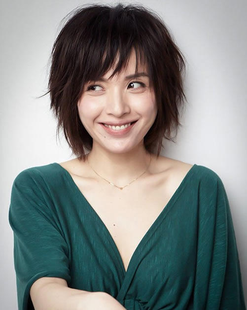 靳东老婆李佳个人简历-靳东与李佳什么时候结婚的靳东老婆李佳个人资料