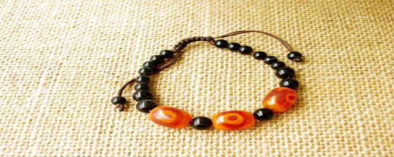 西藏天珠是什么材料做的 西藏天珠的寓意及功效