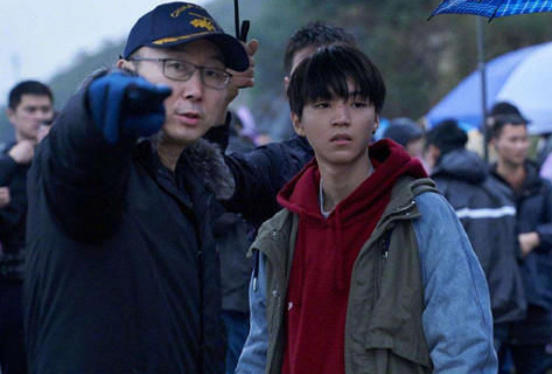 陆川力撑王俊凯,称他有责任演好戏,但不希望所有压力都在他身上