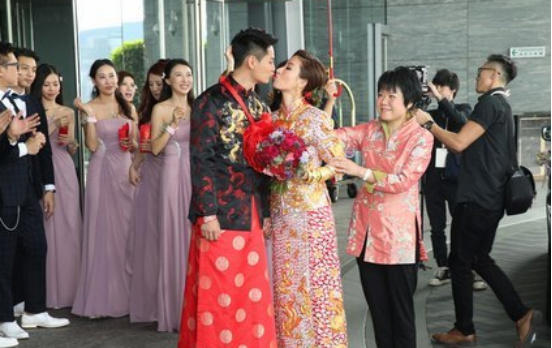 40岁杨怡被曝怀孕，结婚三年终于如愿，老公回应：未有此事！