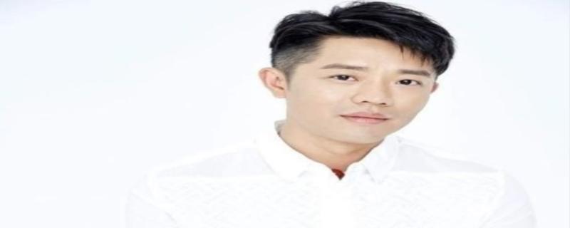 曾毅的老婆是玲花吗,曾毅是军人吗